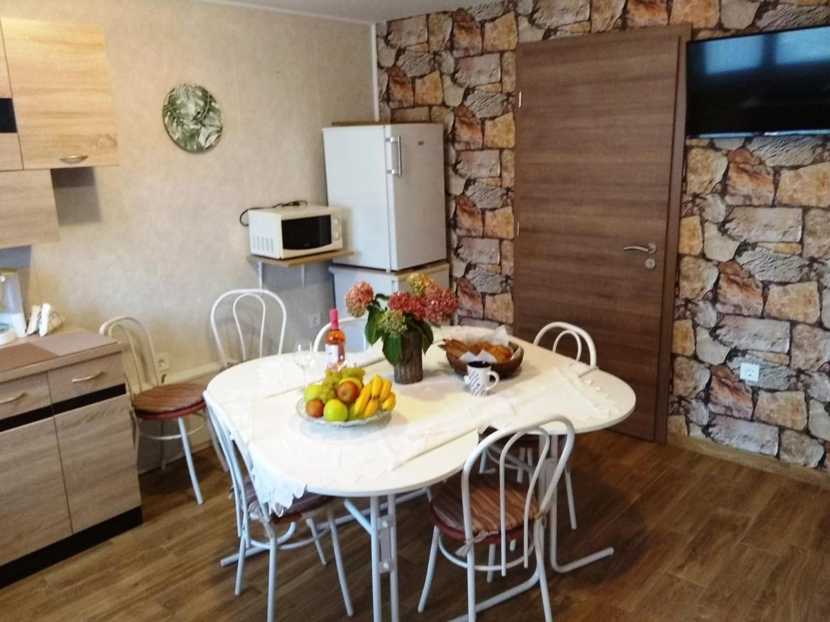 Tulipan Apartmanhaz Buk Ngoại thất bức ảnh