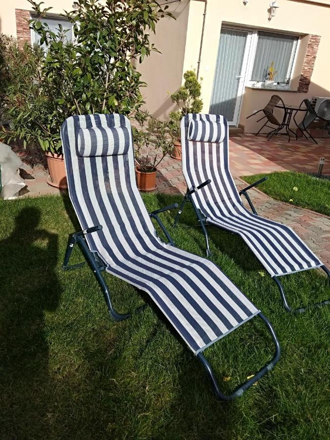 Tulipan Apartmanhaz Buk Ngoại thất bức ảnh